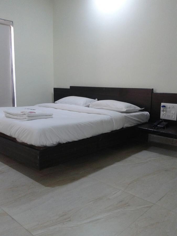 Safari Hotel & Resort Somnāth Camera foto